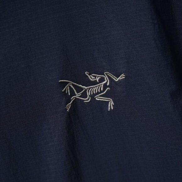 Arc'teryx Navy Blue Lightweight Hooded Jacket - Outdoor & Casual Essential - Picture 5 of 8